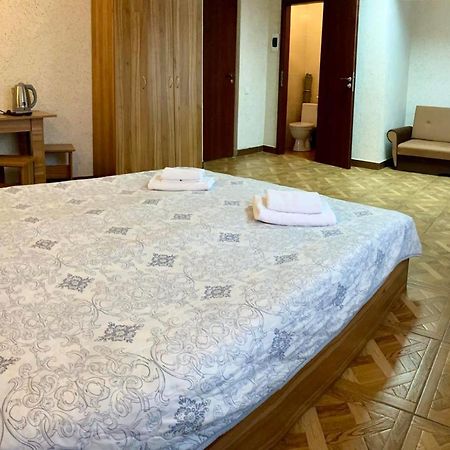 Zelenyi Kampus Hotel Odessa Buitenkant foto