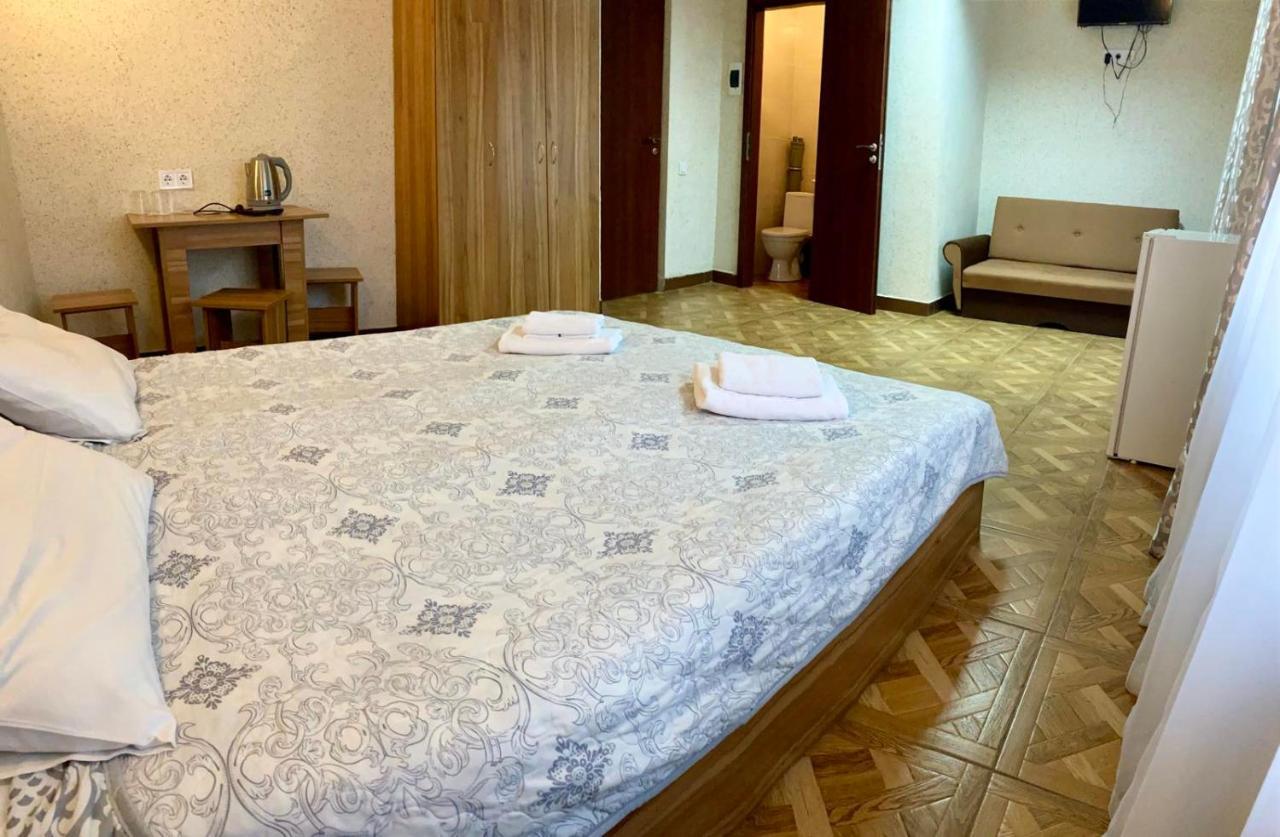 Zelenyi Kampus Hotel Odessa Buitenkant foto