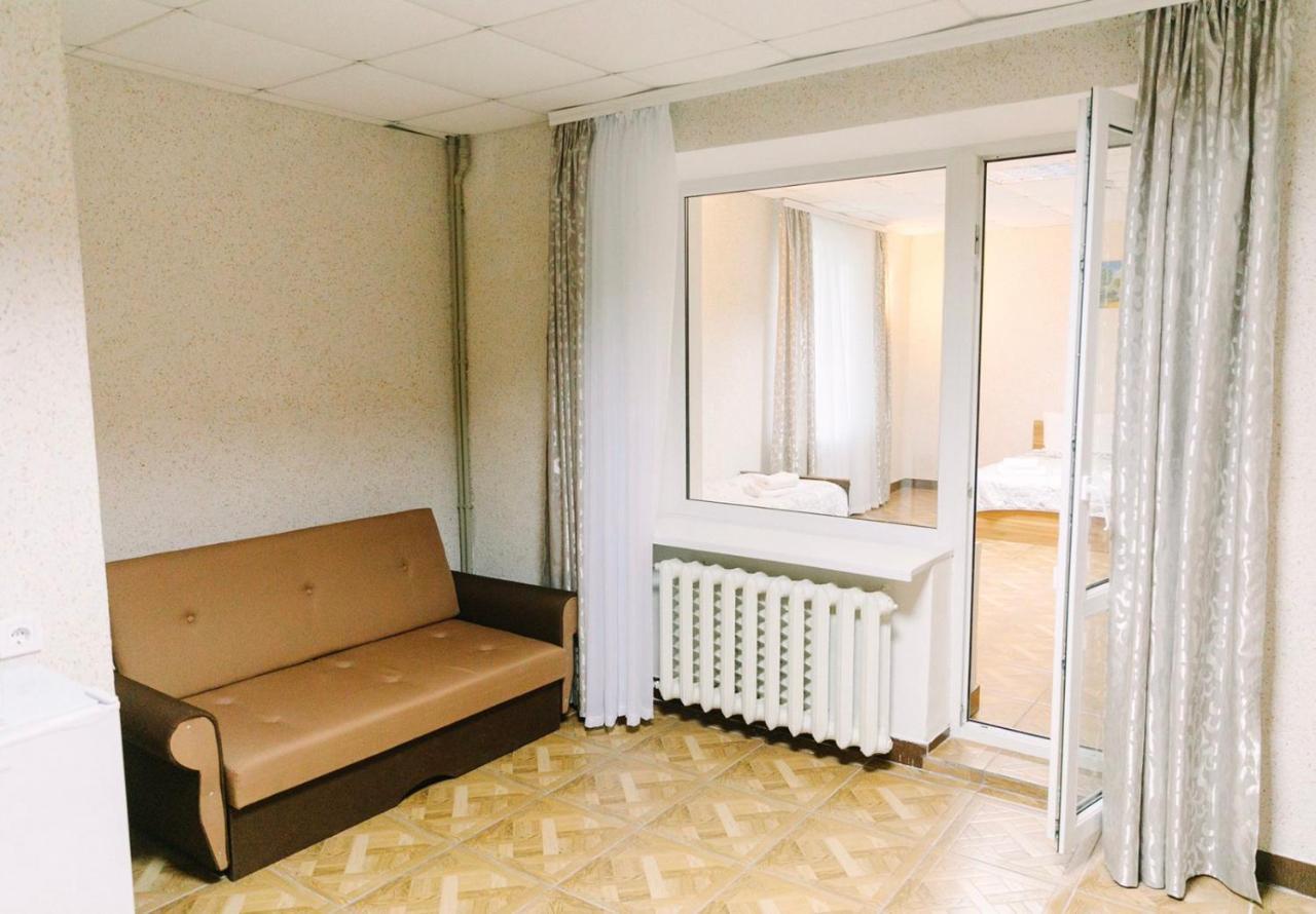 Zelenyi Kampus Hotel Odessa Buitenkant foto