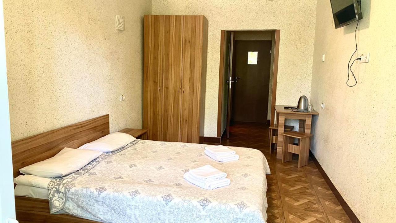 Zelenyi Kampus Hotel Odessa Buitenkant foto