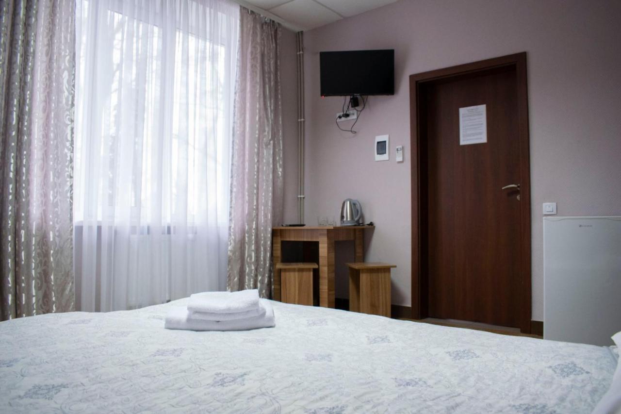 Zelenyi Kampus Hotel Odessa Buitenkant foto