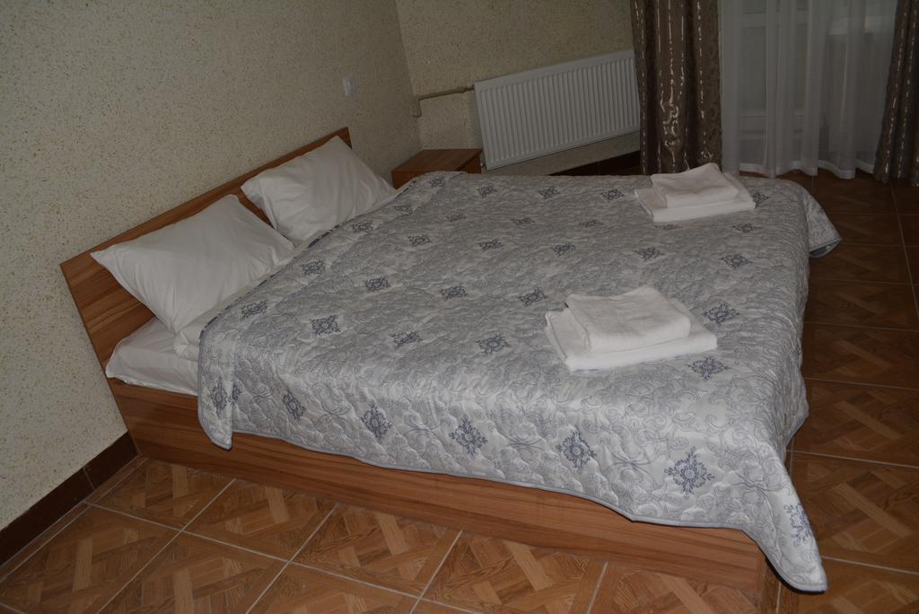 Zelenyi Kampus Hotel Odessa Buitenkant foto