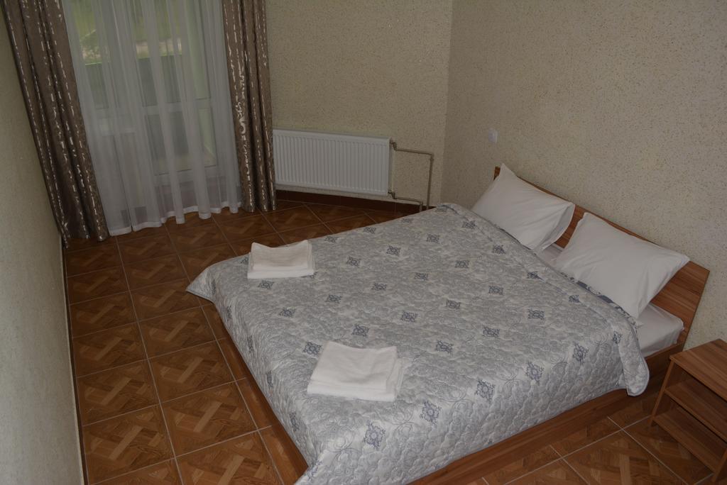 Zelenyi Kampus Hotel Odessa Buitenkant foto