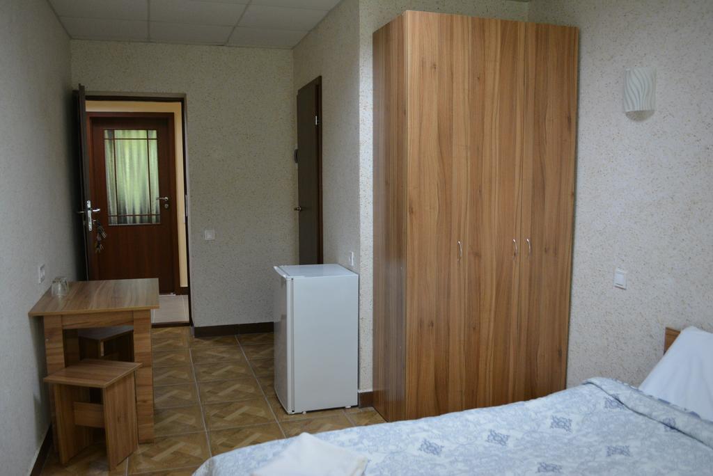 Zelenyi Kampus Hotel Odessa Buitenkant foto