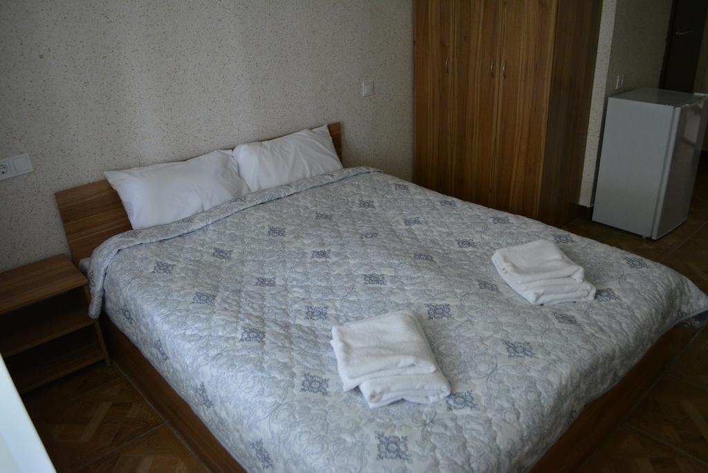 Zelenyi Kampus Hotel Odessa Buitenkant foto