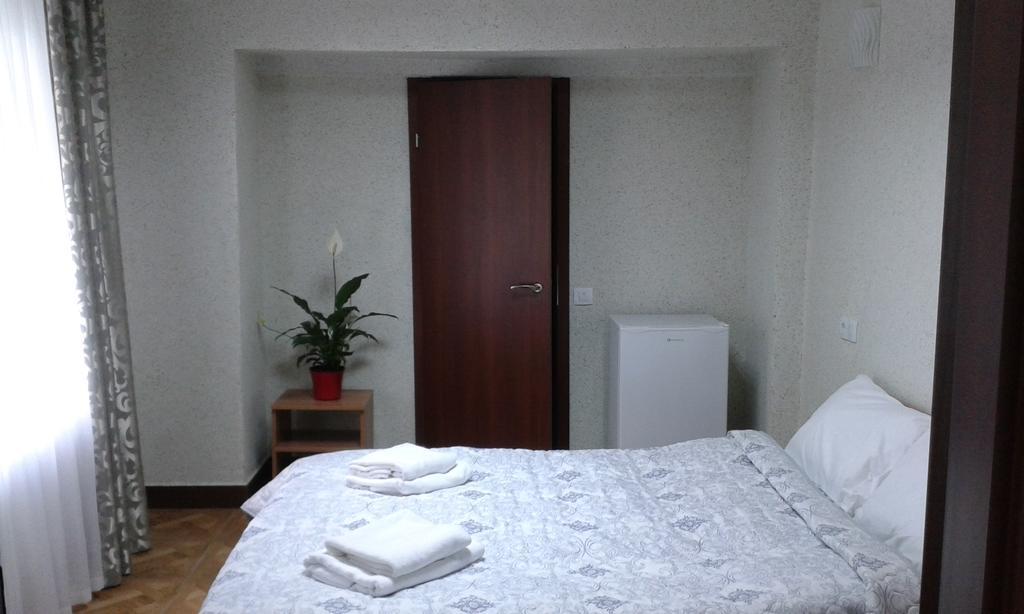 Zelenyi Kampus Hotel Odessa Buitenkant foto
