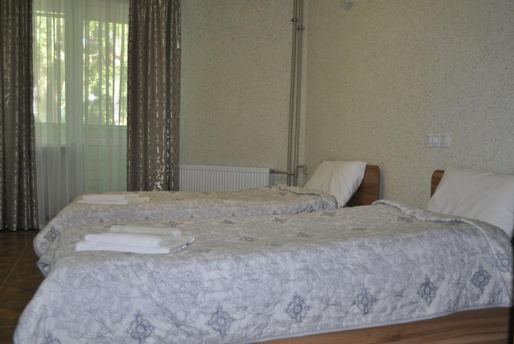 Zelenyi Kampus Hotel Odessa Buitenkant foto