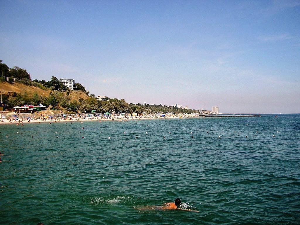 Zelenyi Kampus Hotel Odessa Buitenkant foto