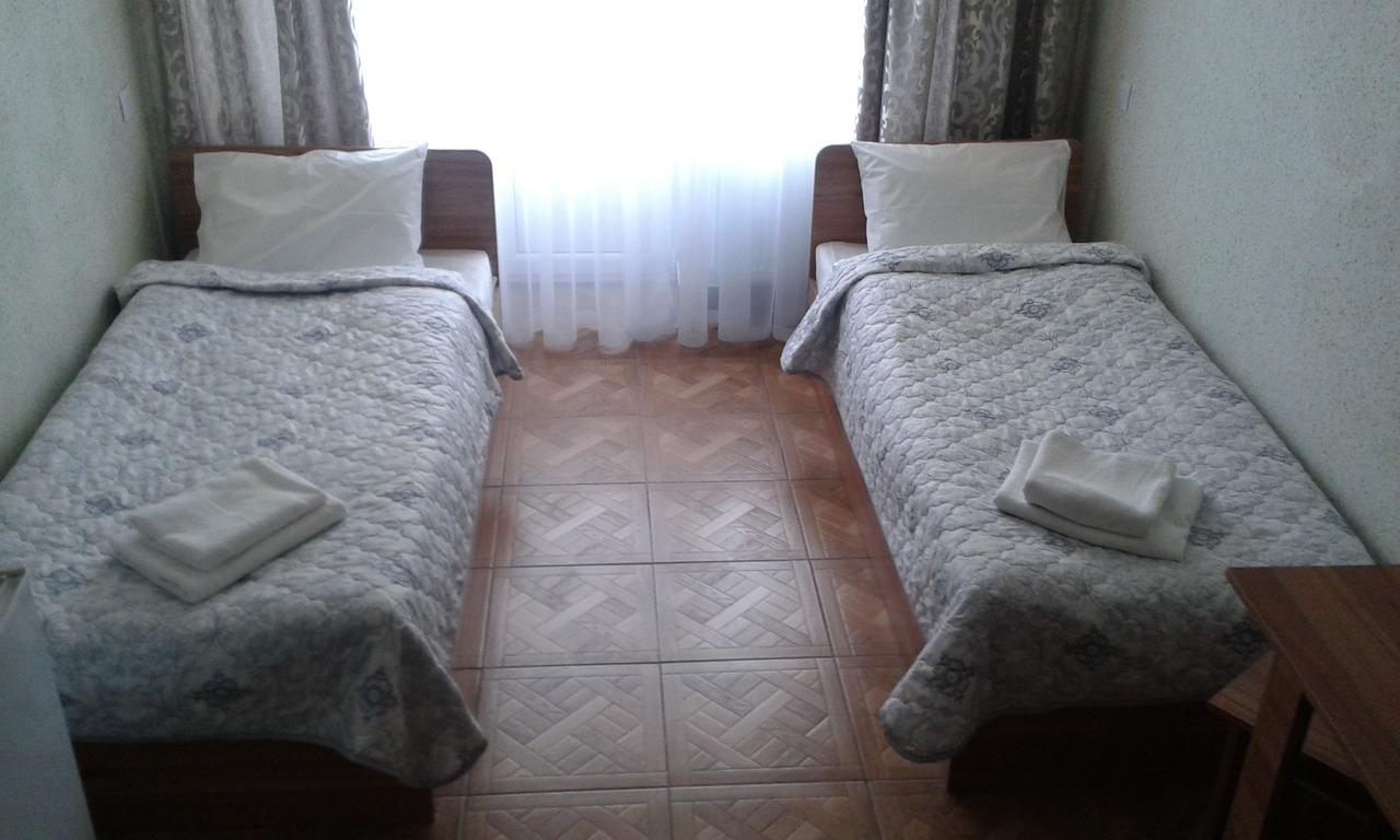 Zelenyi Kampus Hotel Odessa Buitenkant foto