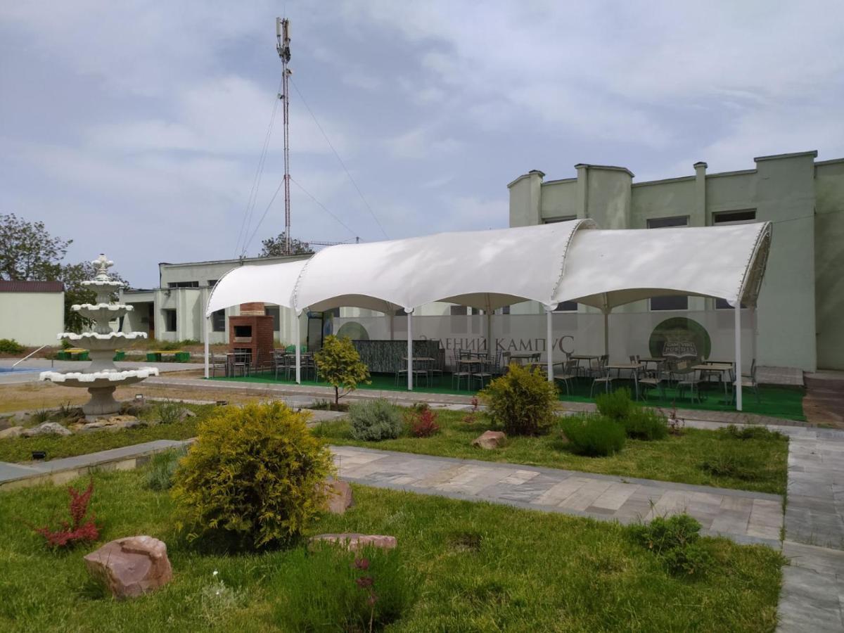 Zelenyi Kampus Hotel Odessa Buitenkant foto